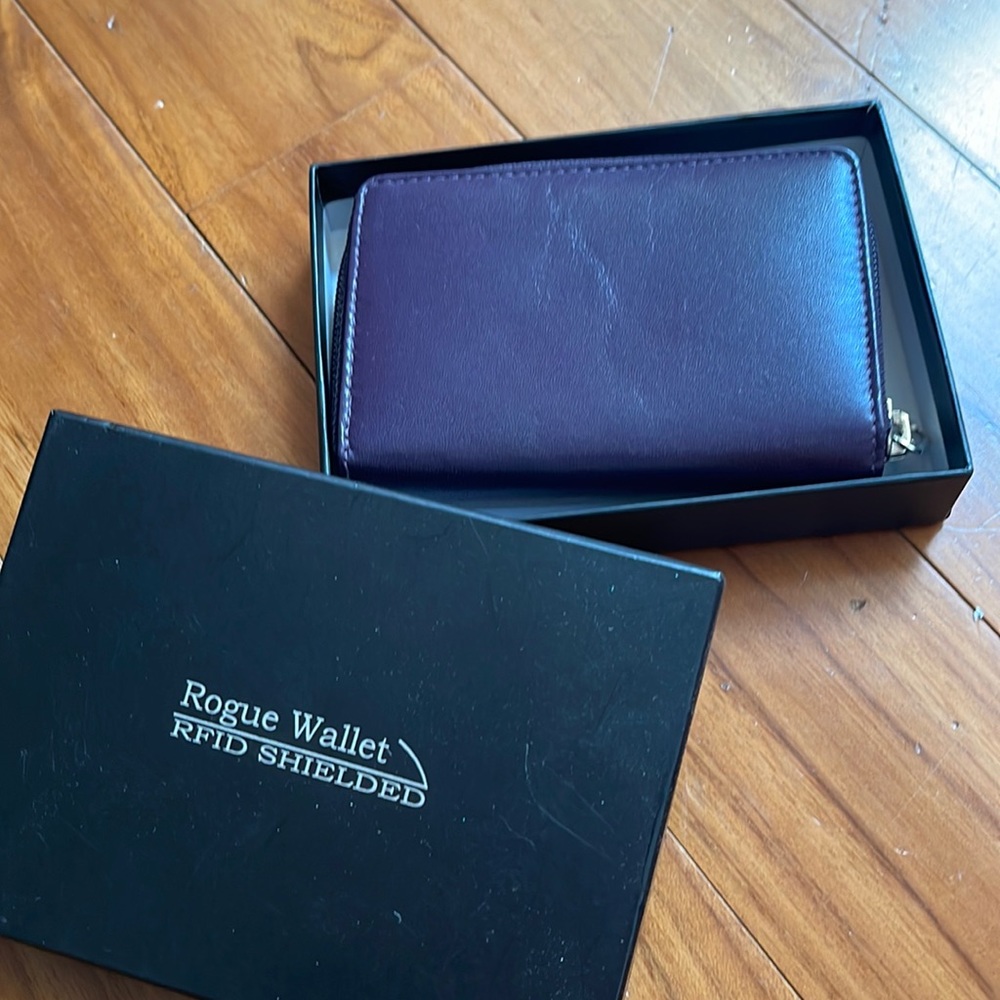 Leather wallet Rogue RFID shielded zip side 20 card holder